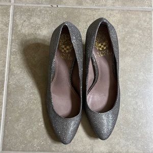 Sz 6.5 Vince Camuto sparkly high heels.